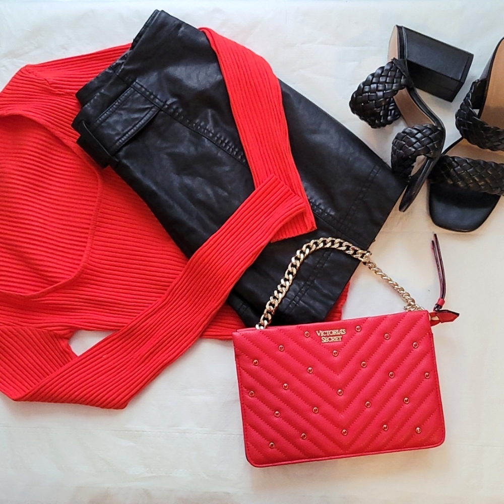 VS red hott shoulder purse